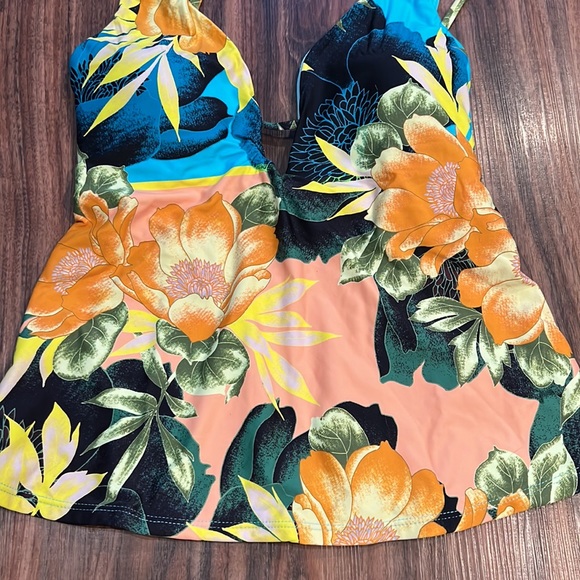 Lucky Brand Sunflower Slimming Tankini - Picture 7 of 12